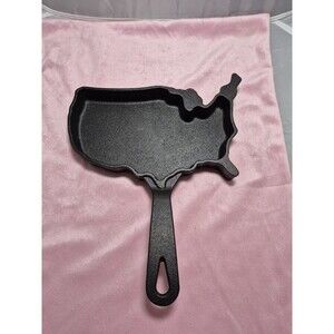 Smith & Clark USA Shaped 10" Cast Iron Skillet America Pancakes Flapjack Pan